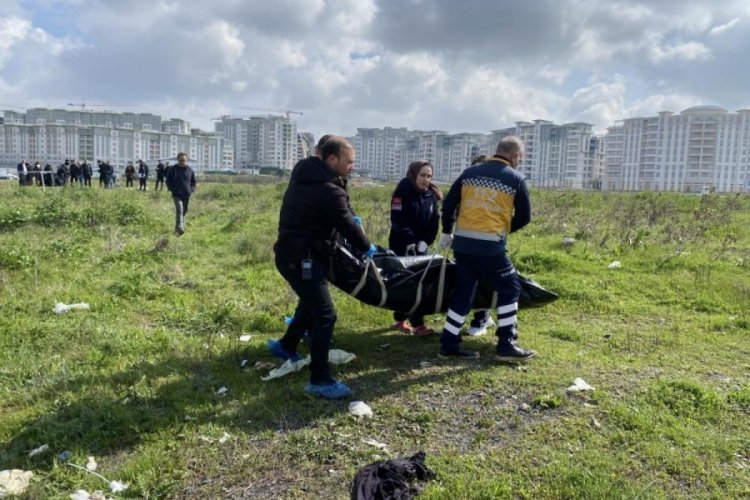 İstanbul'da 21 yaşındaki gen&ccedil; arazide &ouml;l&uuml; bulundu