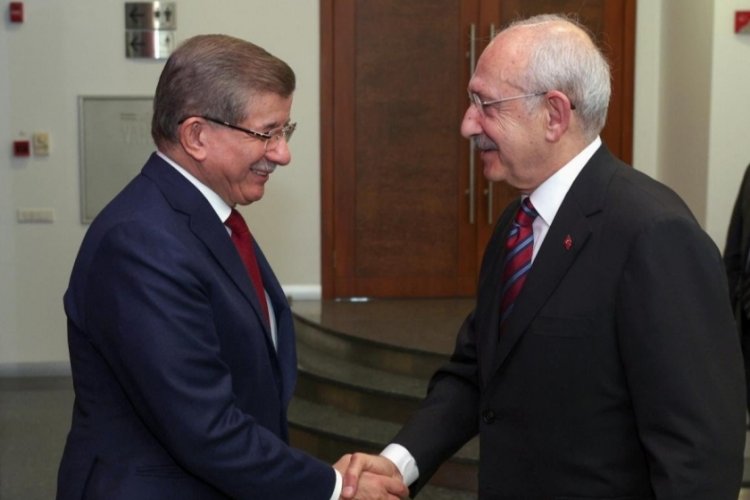 Davutoğlu, Kılı&ccedil;daroğlu'nun adaylık kampanyasına nakdi destekte bulundu