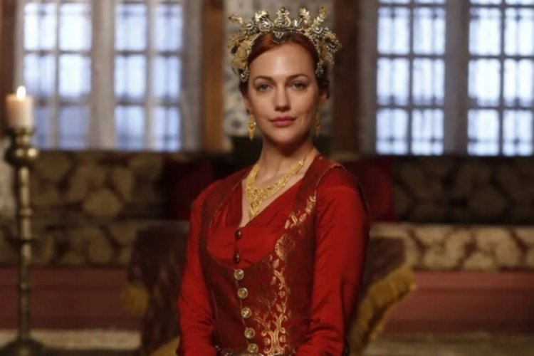 Meryem Uzerli tesett&uuml;rl&uuml; hali beğeni topladı