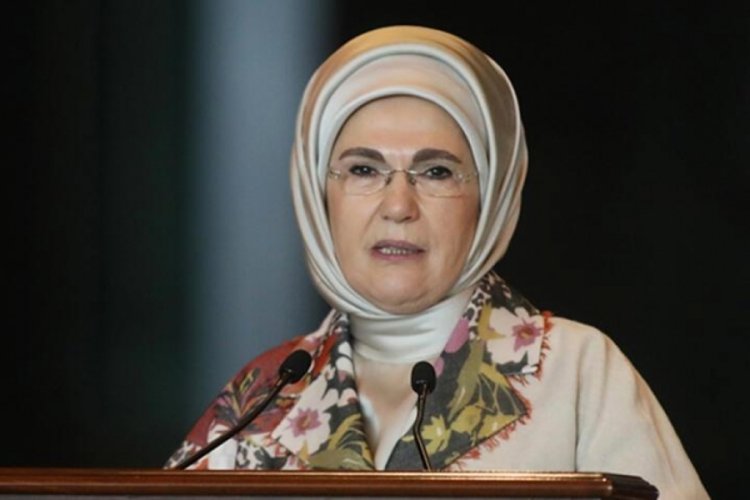 Emine Erdoğan: &Ccedil;ocuk g&uuml;l&uuml;msemesi, karanlıkları dağıtan bir aydınlık sa&ccedil;ar
