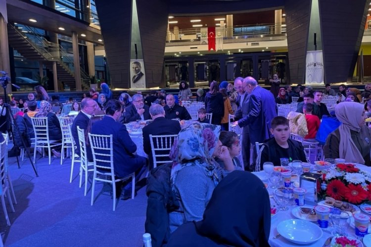 Osmangazi Belediyesi Yetimler G&uuml;n&uuml; kapsamında iftar programı d&uuml;zenledi