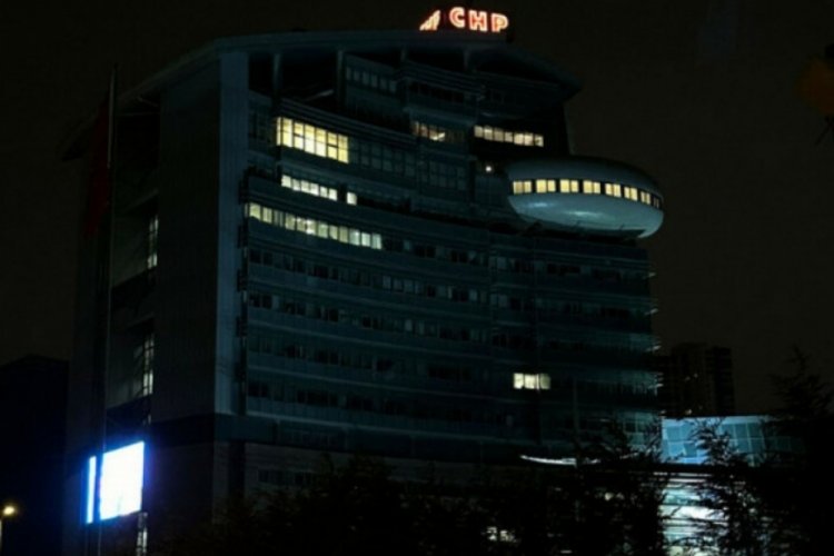 CHP'nin ışıkları gece boyunca s&ouml;nmedi! Hazırlıklar aralıksız s&uuml;r&uuml;yor
