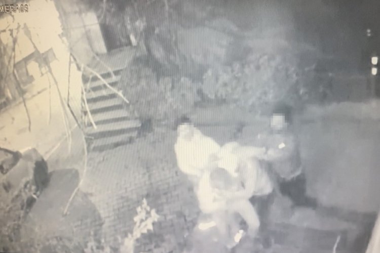 İstanbul'da m&uuml;ezzini feci şekilde darp ettiler!