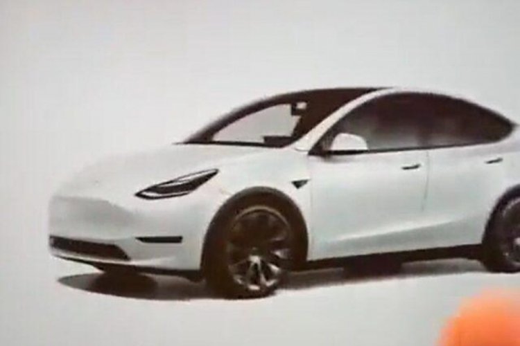 Market alışverişi yapar gibi Tesla aldı!
