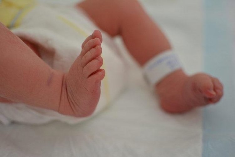 Kocaeli'de 3 ay &ouml;nce tanışıp ayrıldığı sevgilisi 'bu bebek senin' dedi!