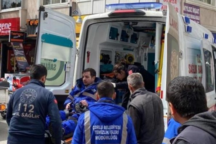 Tekirdağ'da &ccedil;&ouml;p kamyonu ve kamyonet kaza yaptı: Bir kişi yaralandı