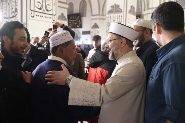 Diyanet İşleri Başkanı Erbaş, Bursa Ulu Camii'de teravih namazı kıldırdı