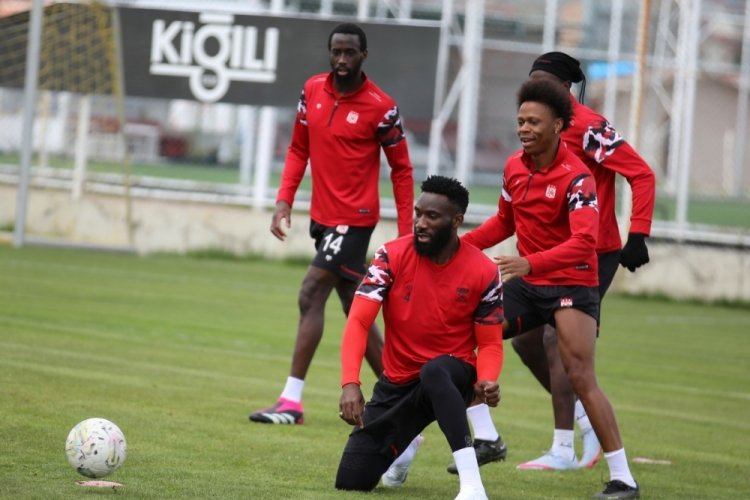 Sivasspor, Başakşehir ma&ccedil;ı hazırlıklarını tamamladı