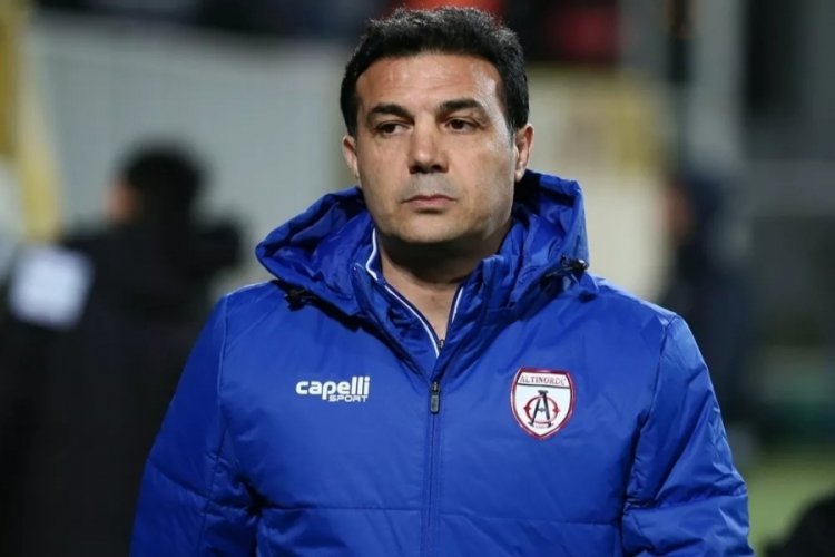Teknik Direkt&ouml;r Hasan &Ouml;zer: Bu futbolun karşıtı 3 puan olduğunu d&uuml;ş&uuml;n&uuml;yorum
