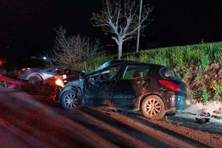 Gaziantep-Kilis karayolunda korkun&ccedil; kaza! 1'i polis 2 kişi yaşamını yitirdi