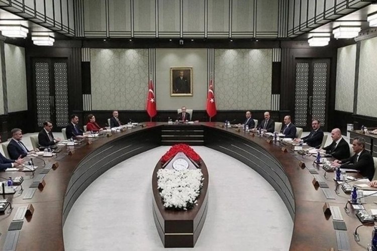 Cumhurbaşkanı Erdoğan &uuml;&ccedil; bakanı liste dışı bırakmış