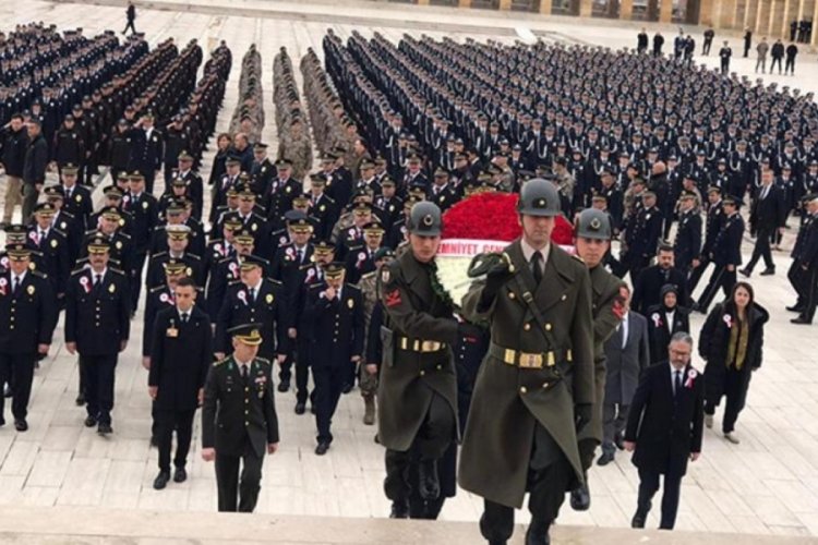 Emniyet teşkilatı Anıtkabir'i ziyaret etti