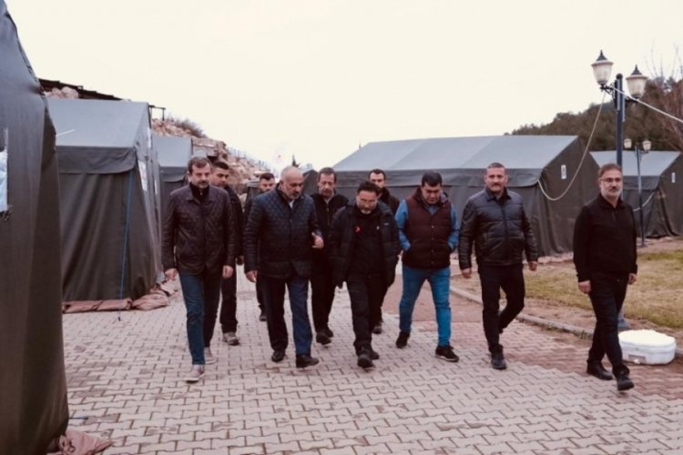 Bursa G&uuml;rsu Belediye Başkanı Işık, deprem b&ouml;lgesinde