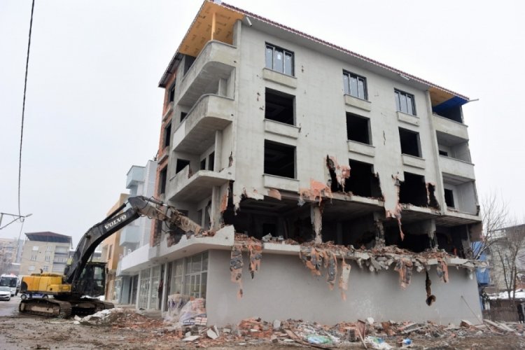 Bursa Yıldırım'da 137 ka&ccedil;ak yapı yıkıldı