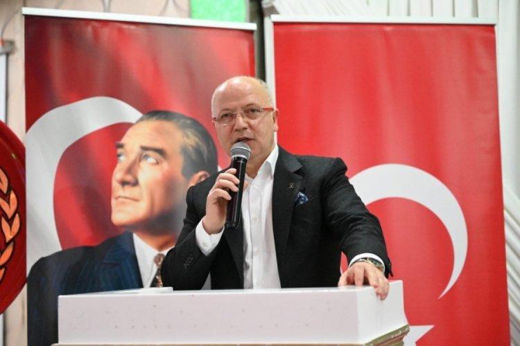 Davut G&uuml;rkan: Birilerinin ayaklar altına aldığı seccadelerde, ş&uuml;k&uuml;r namazımızı kılalım