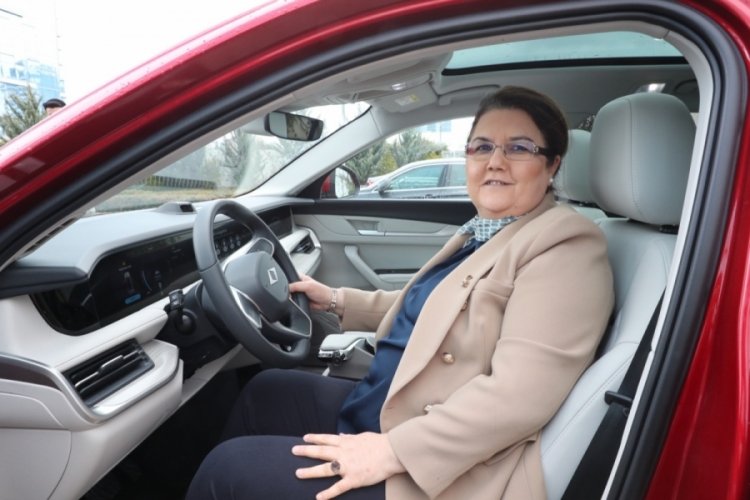 Bakanlar Togg'la trafiğe &ccedil;ıktı