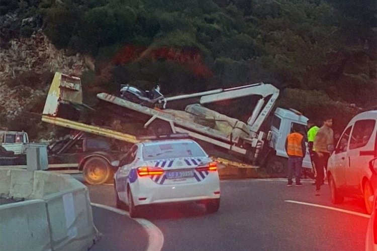 Muğla'da &ouml;zel kurtarıcı kaza yaptı
