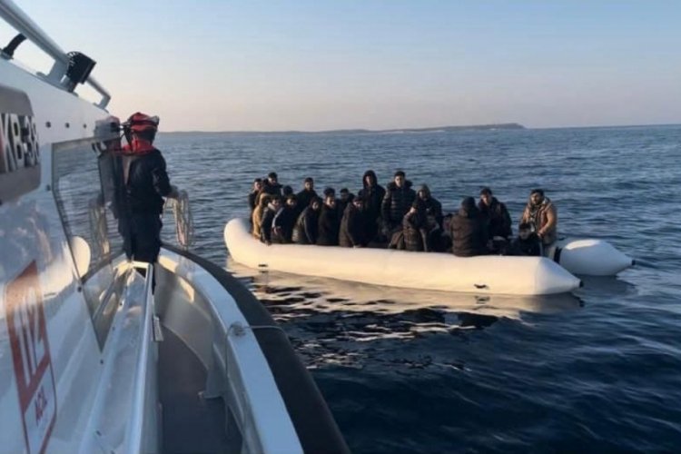 İzmir a&ccedil;ıklarında 113 g&ouml;&ccedil;men kurtarıldı