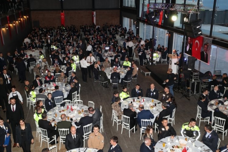 İzmir Emniyeti teşkilat mensuplarıyla iftarda buluştu