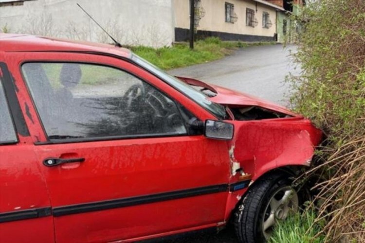 Tekirdağ'da polisin 'dur' ihtarına uymadı! &Ccedil;aldığı otomobille kaza yaptı