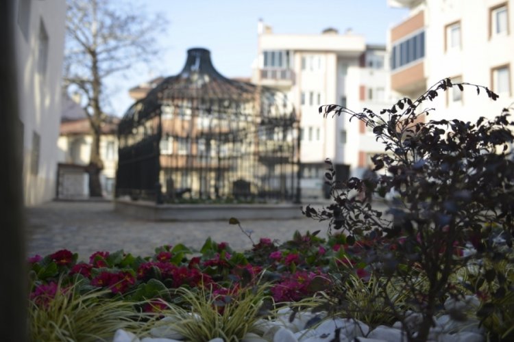 Bursa'da Aşık Yunus'un kabri g&uuml;n y&uuml;z&uuml;ne &ccedil;ıkarıldı