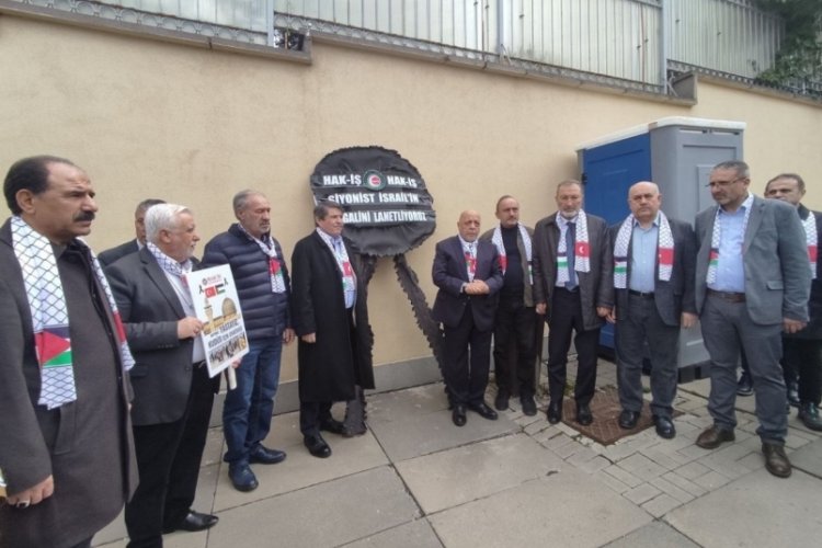 İsrail'in Ankara B&uuml;y&uuml;kel&ccedil;iliği Rezidansı'na siyah &ccedil;elenk bırakıldı