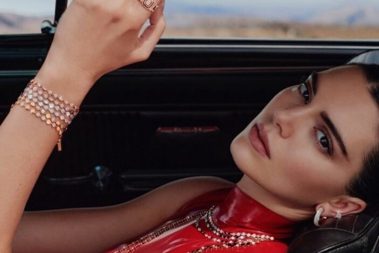 Kendall Jenner'dan şezlong pozu