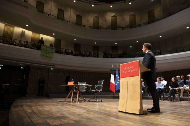 Fransa'da protestocular Macron'u konuşturmadı