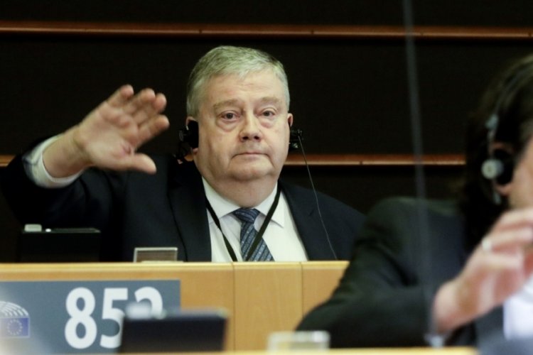 AP'nin eski &uuml;yesi Marc Tarabella hakkında şartlı tahliye kararı