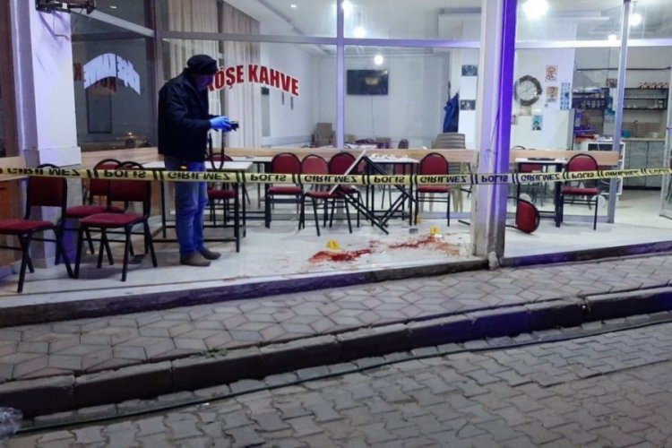 Balıkesir'de kahvehaneye silahlı saldırı: 1 &ouml;l&uuml;, 1 yaralı