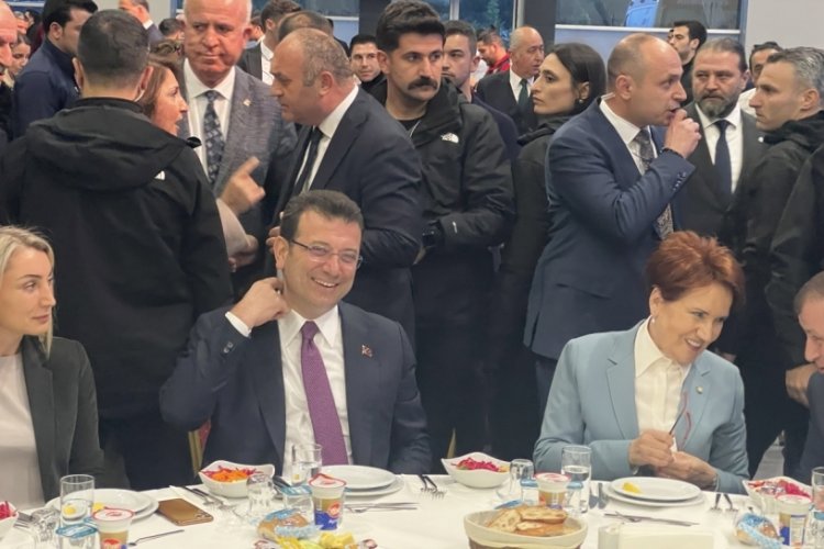 Ekrem İmamoğlu ve Meral Akşener, İstanbul'daki muhtarlar ile iftarda bir araya geldi