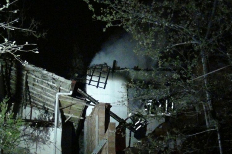 &Ccedil;orum'da yangın! Ev kullanılamaz hale geldi