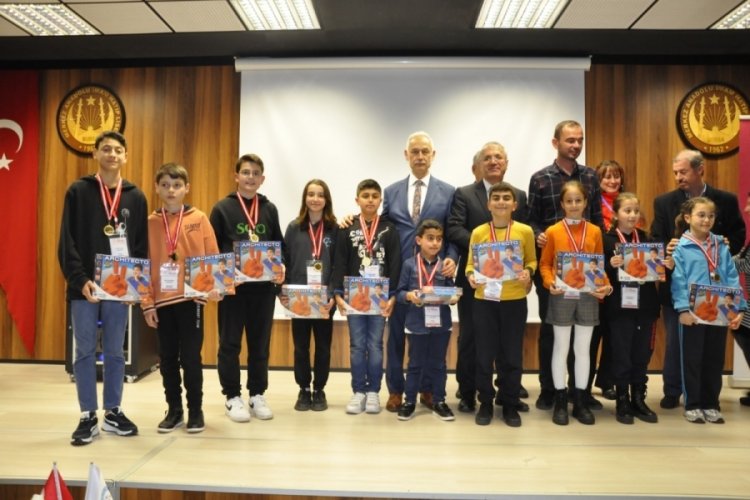 5. Akıl ve Zeka Oyunları İl Finali, Bursa'da Merkez AİHL'de ger&ccedil;ekleştirildi