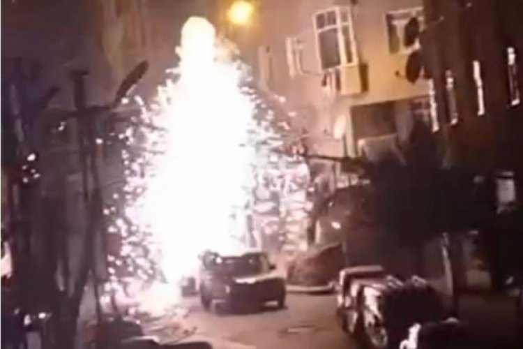 İstanbul'da elektrik kablolarında patlama! Kıvılcımlar sokağa yayıldı