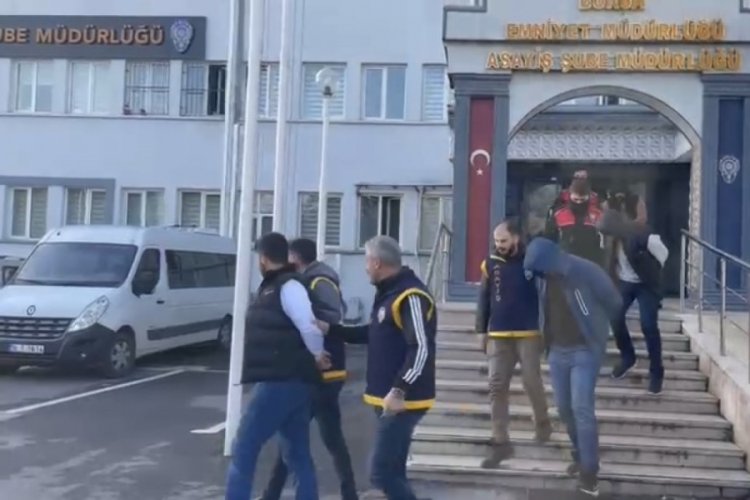 Bursa'da motosiklet hırsızları kıskıvrak yakalandı