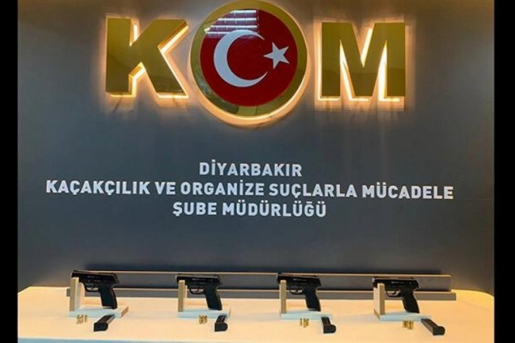 Lideri kendini 'kadın terzisi' olarak tanıtan &ccedil;eteye 'makas' operasyonu