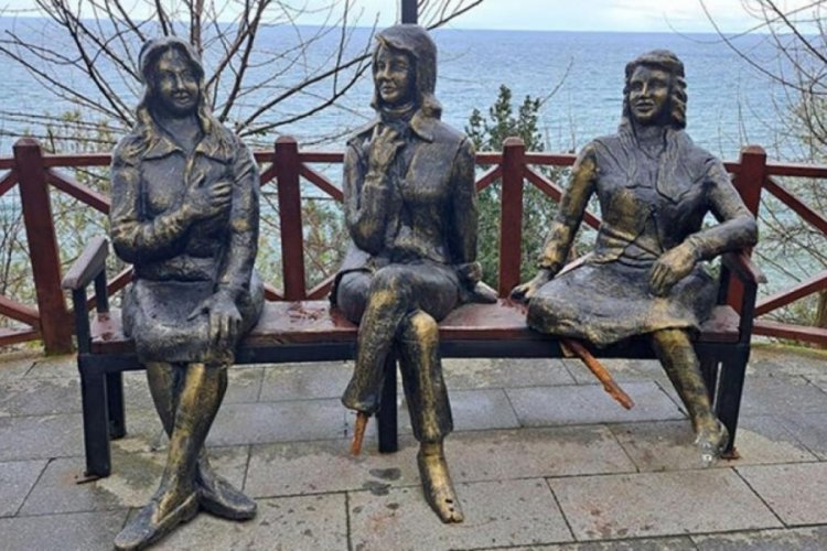 Ordu'da '&Uuml;&ccedil; kız' heykeli g&uuml;ndemde: 7 g&uuml;n 24 saat takip