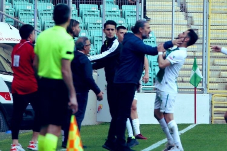 Bursasporlu oyuncunun boğazını sıkan Ahmet Yıldırım, PFDK'ya sevk edilmedi