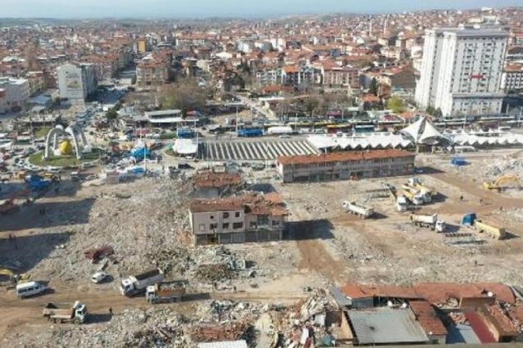 Malatya'da enkaz kaldırılınca boş alanlar oluştu