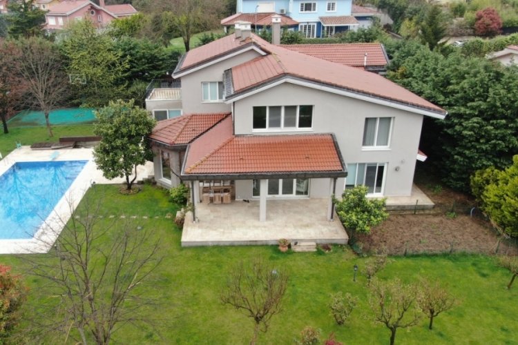 &Uuml;rfi &Ccedil;etinkaya'nın yakalandığı villa havadan footoğrafları