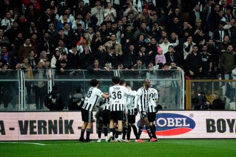 Beşiktaş ile Atletico Madrid depremzedeler i&ccedil;in karşılaştı