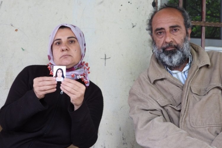 Depremde enkazı kaldırılan hastaneden &ccedil;ıkmadı! Ailesi kızını arıyor
