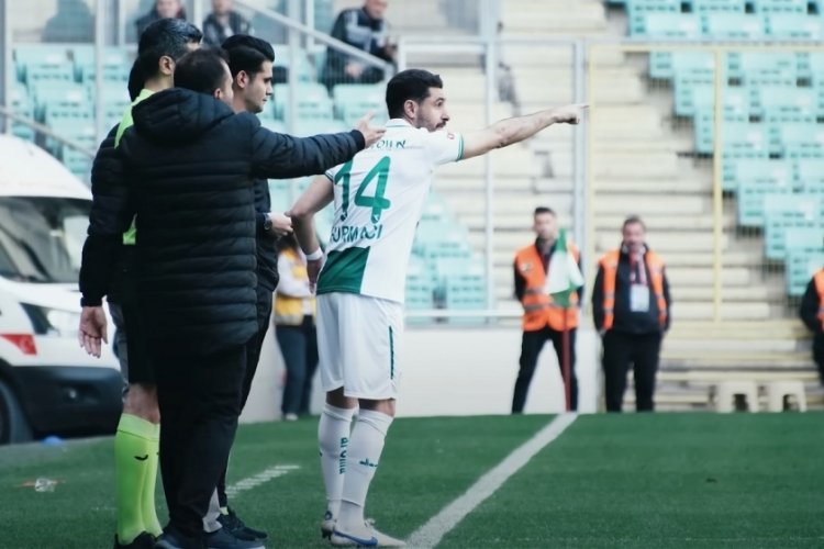 &Ouml;zer Hurmacı: Takım savunmasına yardım etmem gerektiğini d&uuml;ş&uuml;nd&uuml;m
