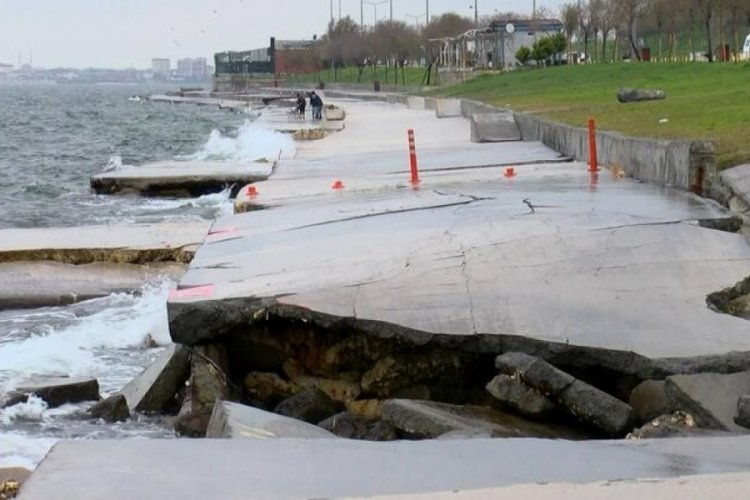 İstanbul'da sahilin &ccedil;&ouml;kmesi sonucu uyarı geldi