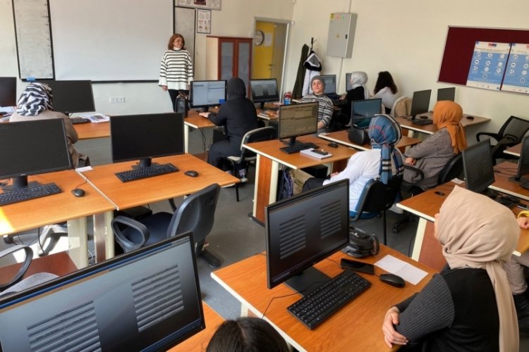 Osmangazi Halk Eğitimi Merkezi'nden &uuml;retim sekt&ouml;r&uuml;ne 14 kalifiye eleman