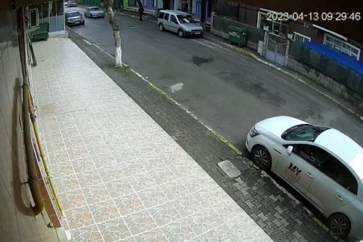 Kocaeli'nde husumetlisine otomobilden ateş a&ccedil;an zanlı tutuklandı