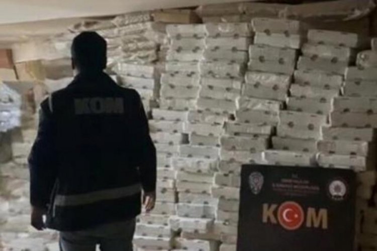 İzmir'de 5 milyon 755 bin adet ka&ccedil;ak sigara bulundu