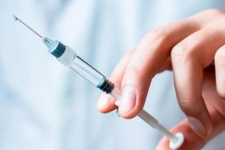 Almanya'da her ay 301 kişi Covid-19 aşı tazminatı alıyor