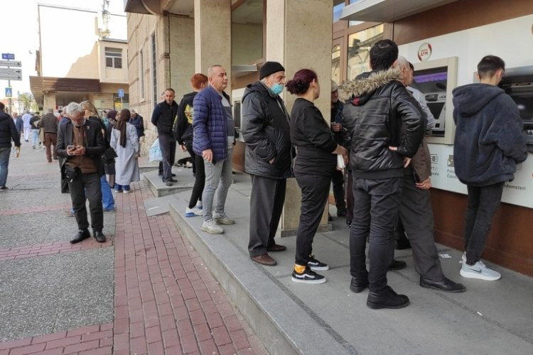 Bursa'da EYT'liler ilk maaşlarını aldı 