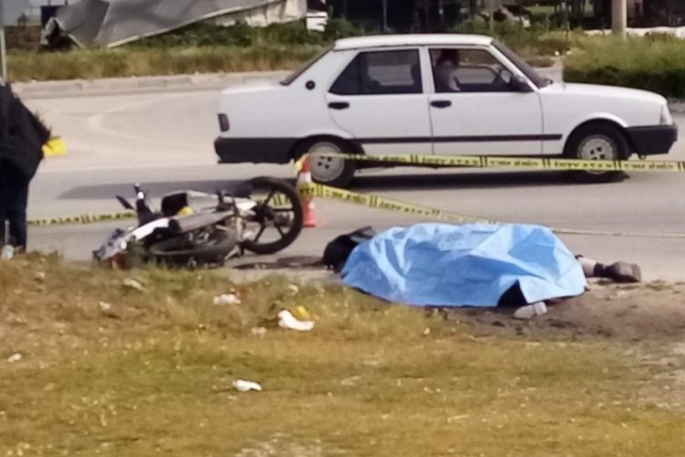 İzmir'de trafik kazalarında 3'&uuml; motosiklet s&uuml;r&uuml;c&uuml;s&uuml; 4 kişi hayatını kaybetti